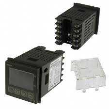 TEMPERATURE CONTROLLER E5CN-R2MT-500